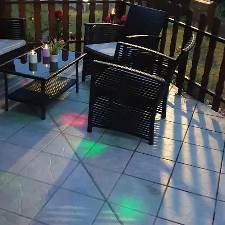 Schoenes 500 M Vom Freistrand Am Balaton 度假居 Balatonmáriafürdő