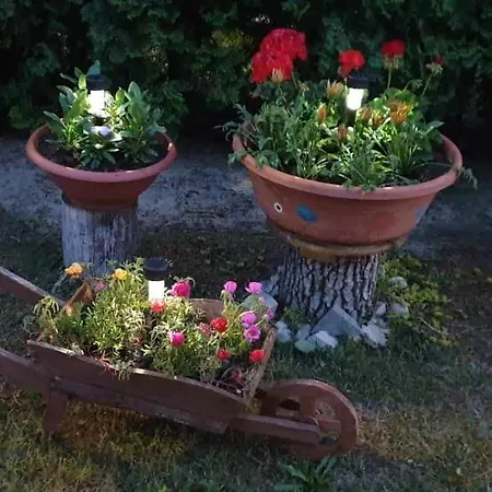 Schoenes 500 M Vom Freistrand Am Balaton 度假居 *