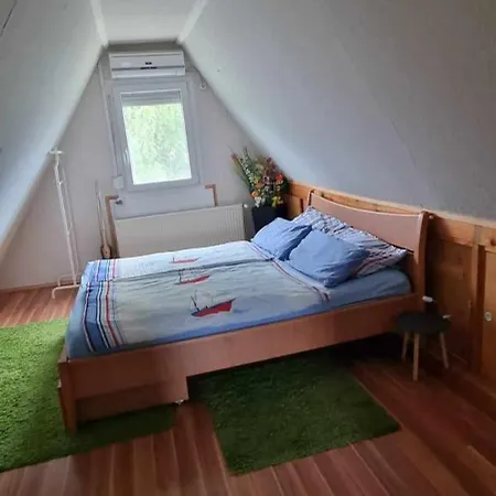 Schoenes 500 M Vom Freistrand Am Balaton * Balatonmáriafürdő