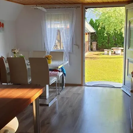 Schoenes 500 M Vom Freistrand Am Balaton Holiday home Balatonmariafurdo