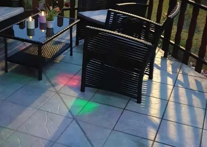 Schoenes 500 M Vom Freistrand Am Balaton Holiday home Balatonmariafurdo