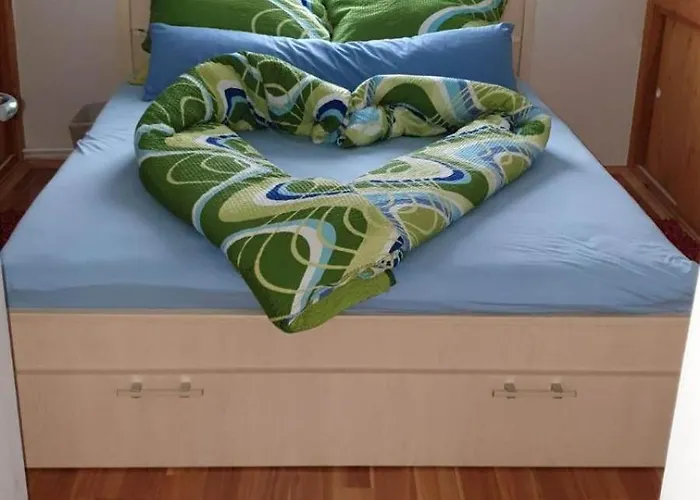 Schoenes 500 M Vom Freistrand Am Balaton Balatonmariafurdo