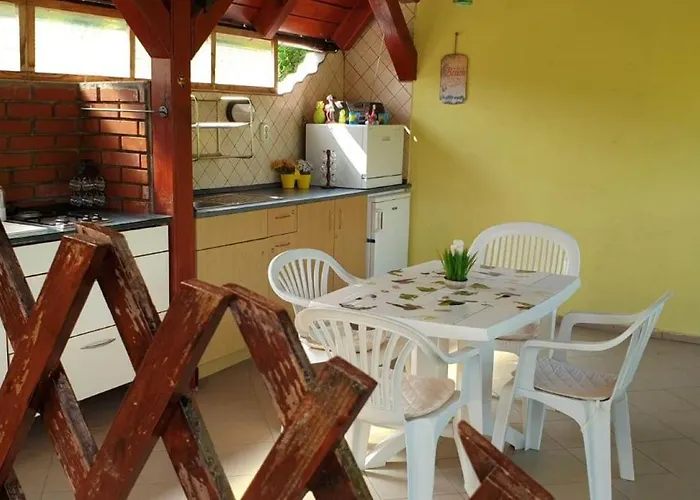 Schoenes 500 M Vom Freistrand Am Balaton Holiday home Balatonmariafurdo