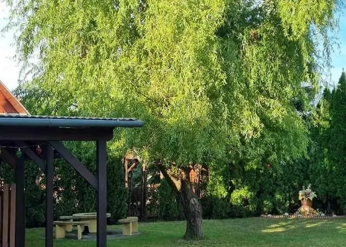 Schoenes 500 M Vom Freistrand Am Balaton * Balatonmáriafürdő